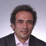 عمرو حمزاوي